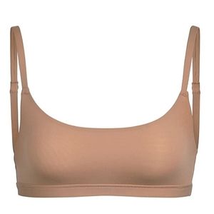 SKIMS NUDE TONE  NEUTRAL SOFT COMFORT BRALETTE NWT PETITE SIZE XS